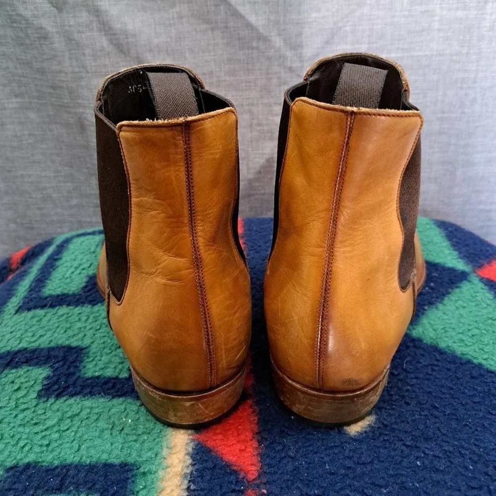 %To Boot New York Size 9 Men Leather Brown Chukka Boots / D12